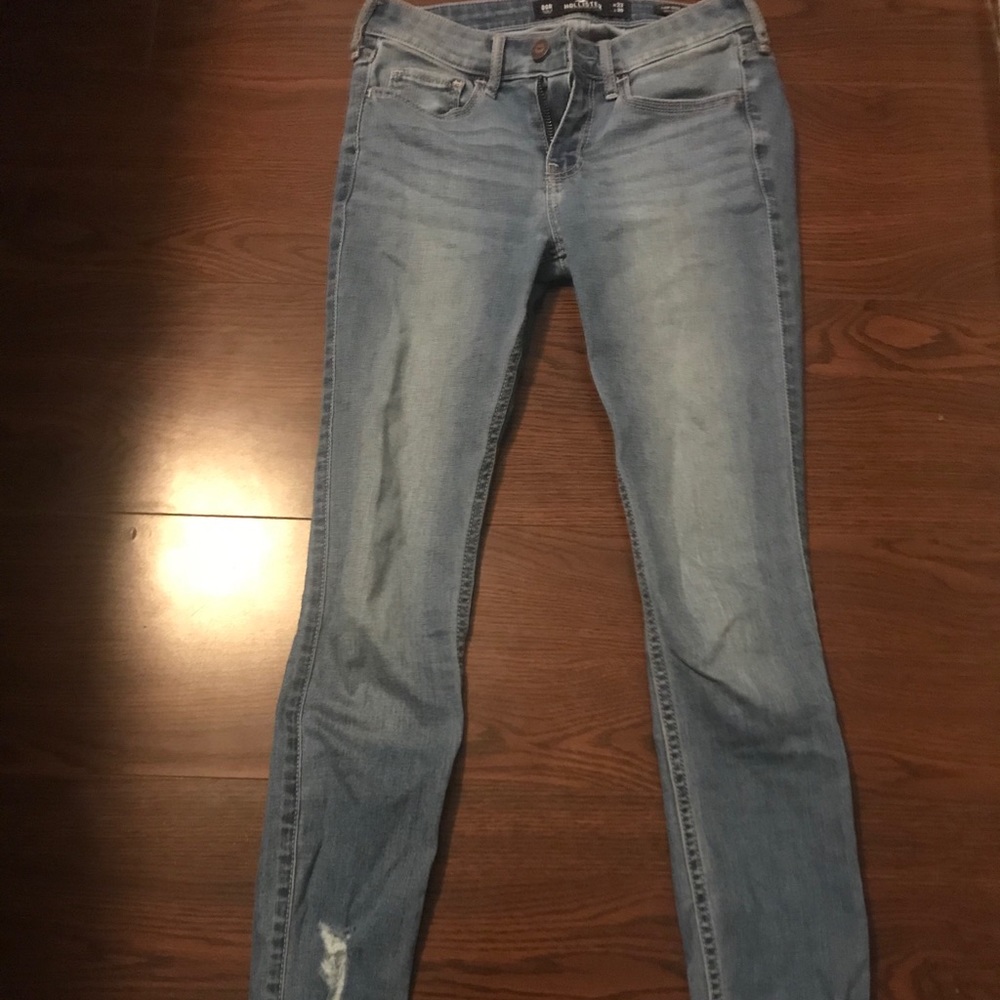 Skinny Jeans with rips at the bottom